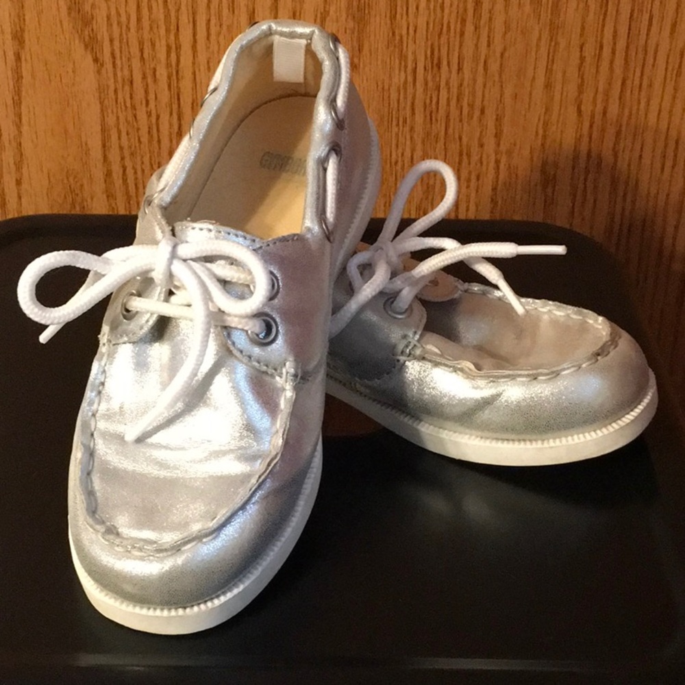 Gymboree silver boat shoes, size 13, little girls
